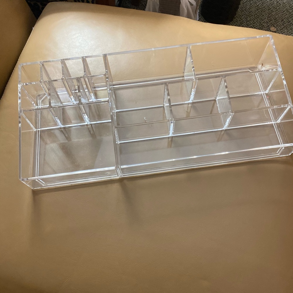 Makeup organizer